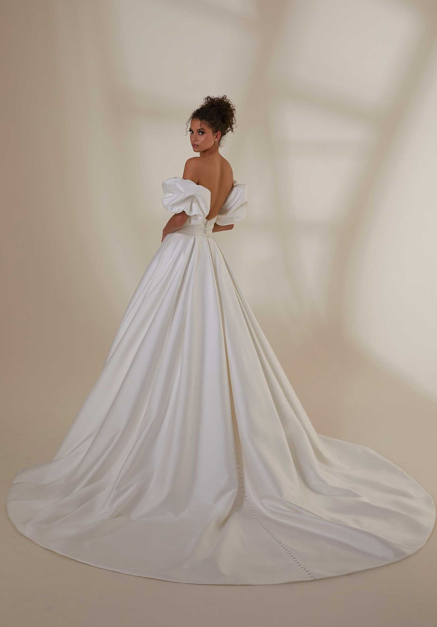 Fashion Strapless Satin A Line Open Back Long Train Detachable Sleeves White Wedding Dress