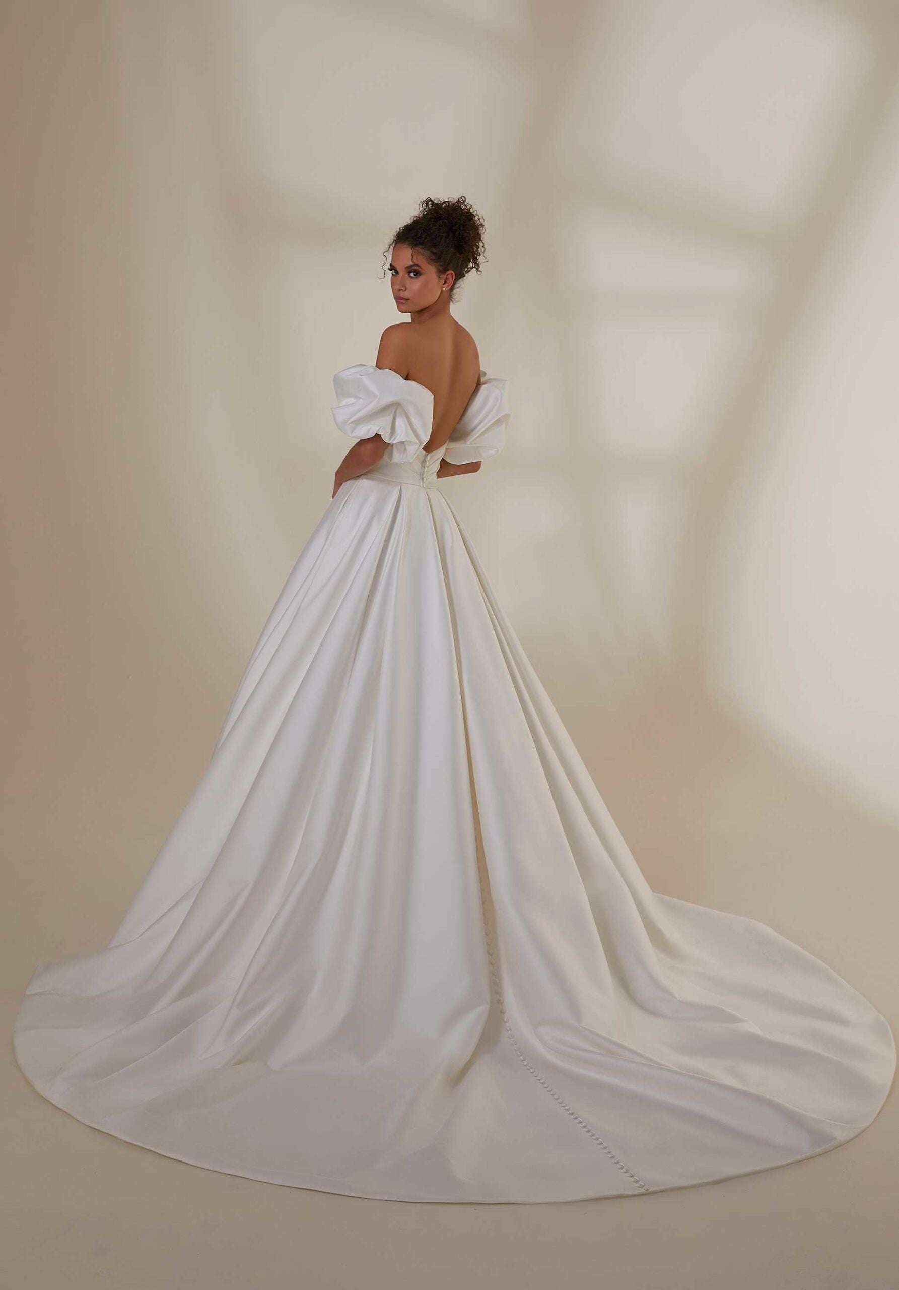 Fashion Strapless Satin A Line Open Back Long Train Detachable Sleeves White Wedding Dress