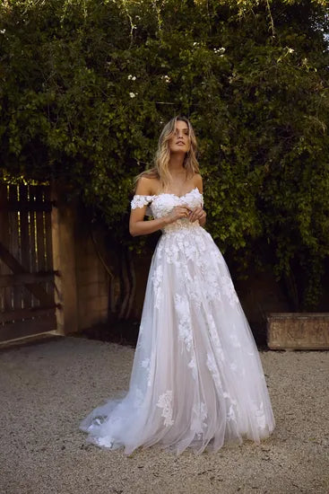 Lace Bridal Gowns off Shoulder Appliques Tulle Garden Wedding Dress Lb20319
