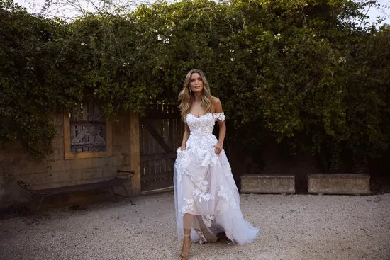 Lace Bridal Gowns off Shoulder Appliques Tulle Garden Wedding Dress Lb20319