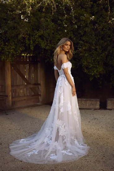 Lace Bridal Gowns off Shoulder Appliques Tulle Garden Wedding Dress Lb20319